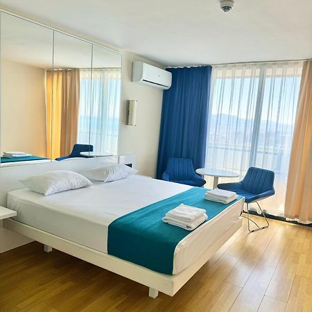 באטומי Lux Apartaments מראה חיצוני תמונה