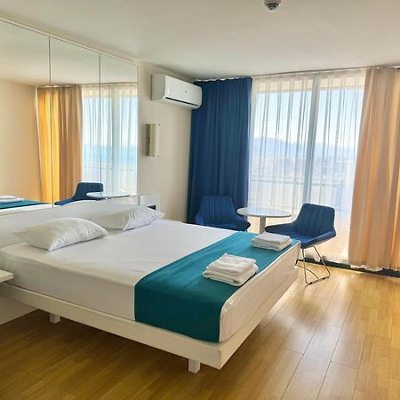 באטומי Lux Apartaments מראה חיצוני תמונה