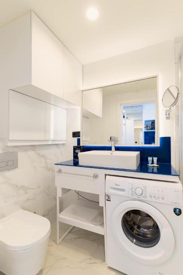 באטומי Lux Apartaments מראה חיצוני תמונה