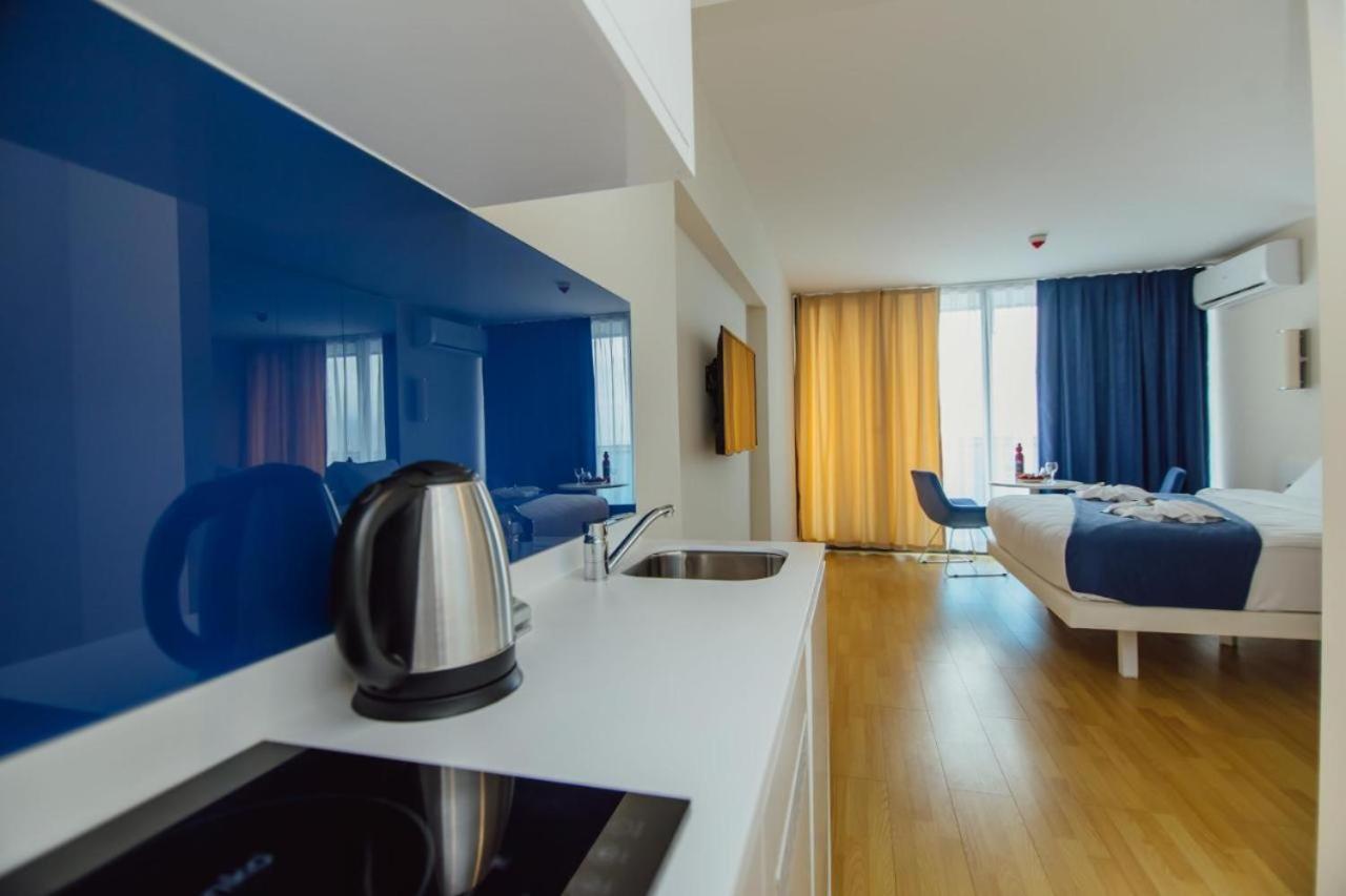 באטומי Lux Apartaments מראה חיצוני תמונה