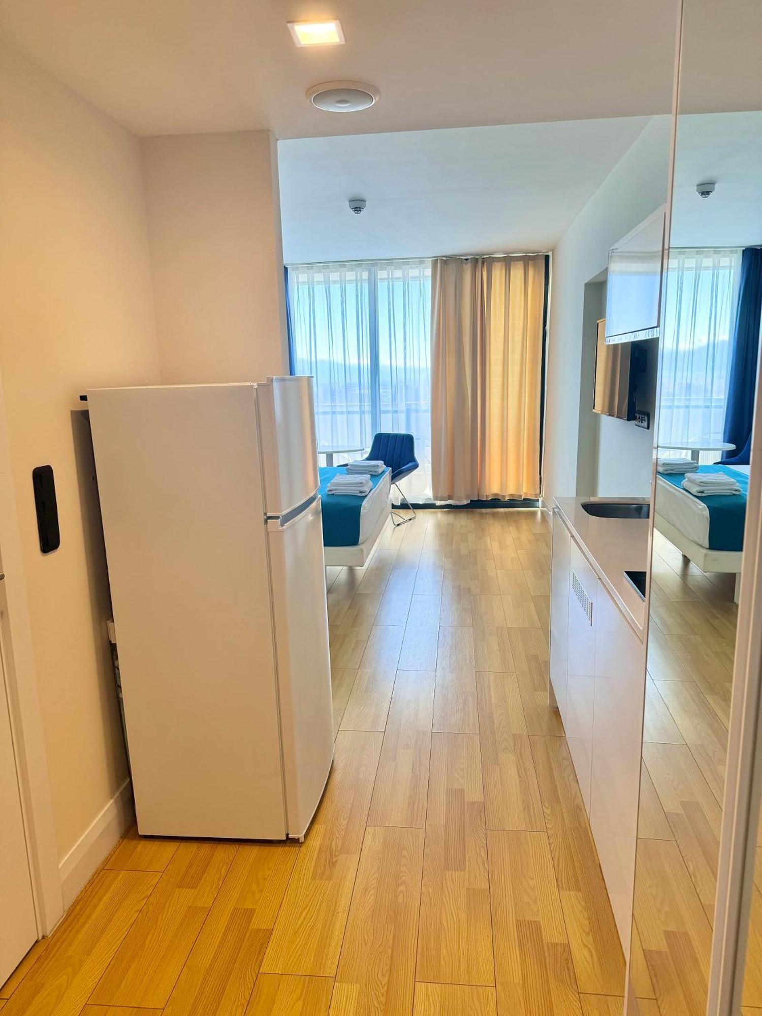 באטומי Lux Apartaments מראה חיצוני תמונה